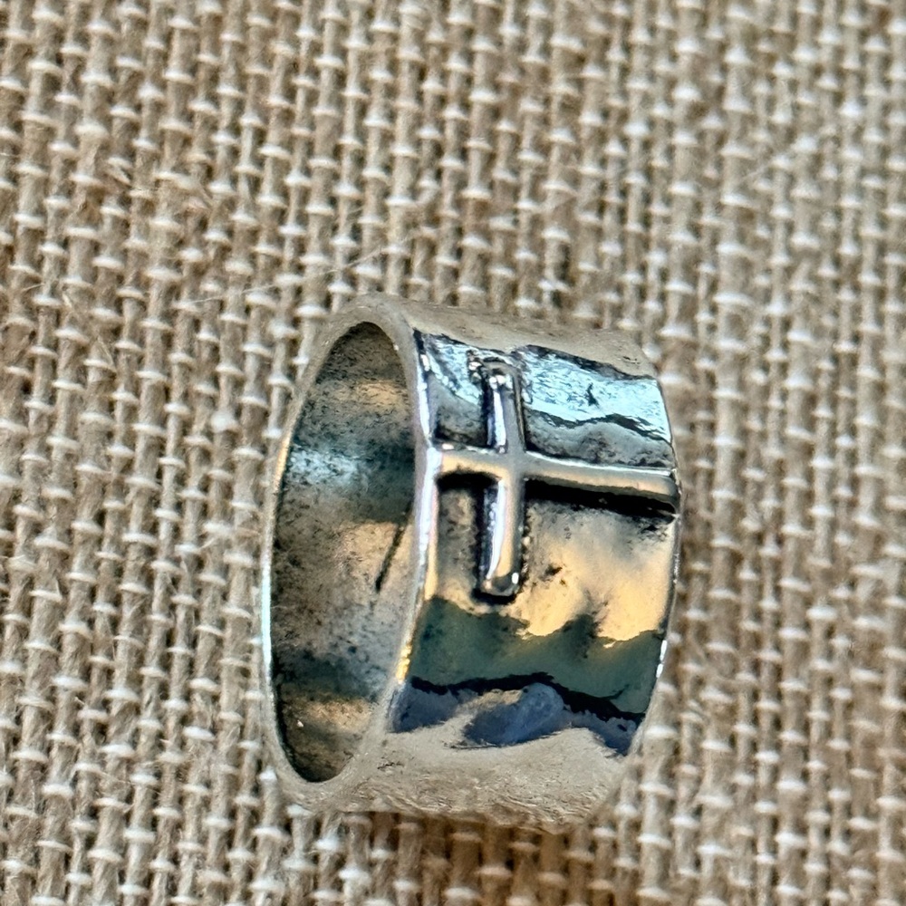 Wide fashion Silver tone Cross Ring Sz 9 - Picture 3 of 4
